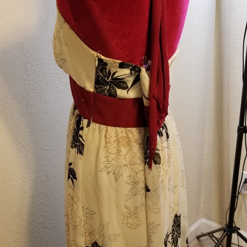 Dress - Picture 2 of 4